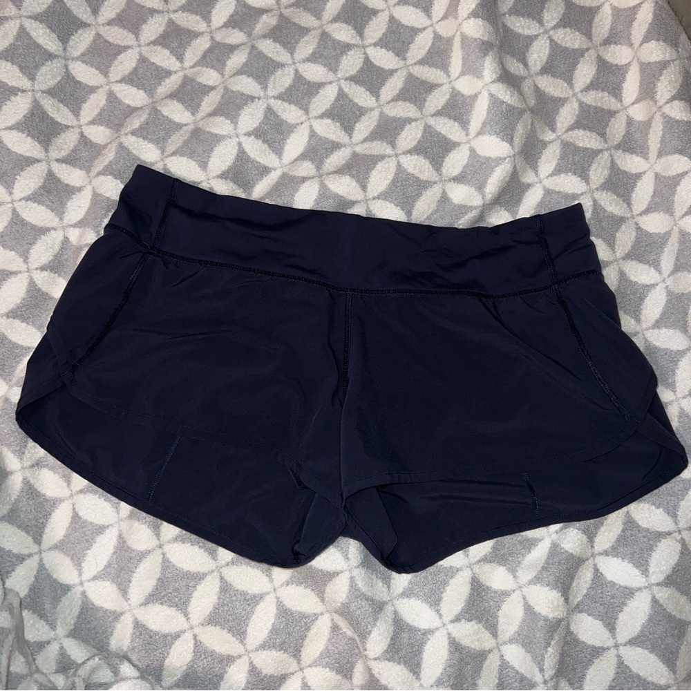 Lululemon Low Rise Speed Short 4way stretch 2.5” midnight navy size 8